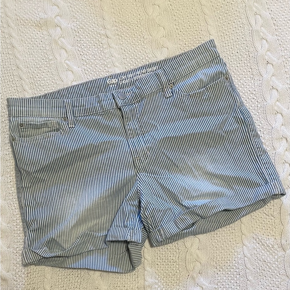 GAP Sexy Boyfriend Short